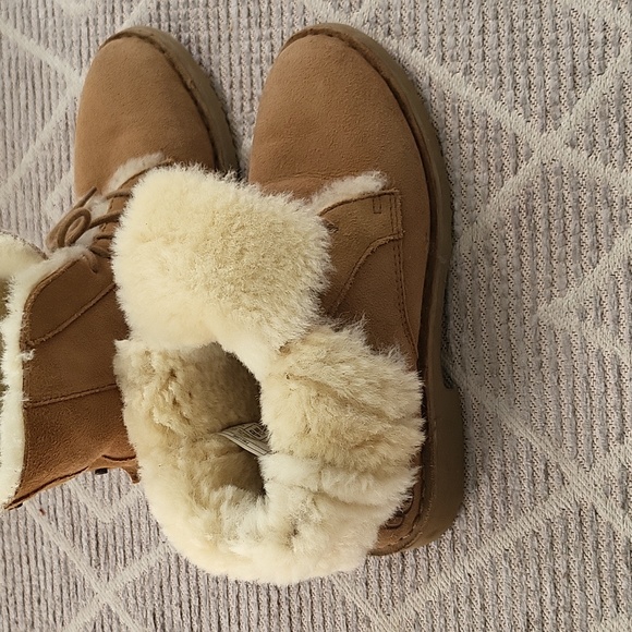 UGG lace up boots - Picture 5 of 8